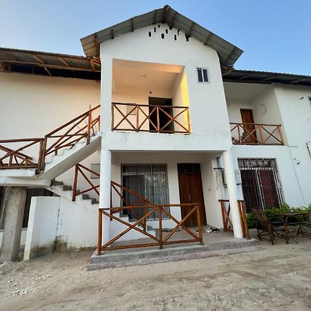 Mbuyuni Lodge Нунгви Экстерьер фото