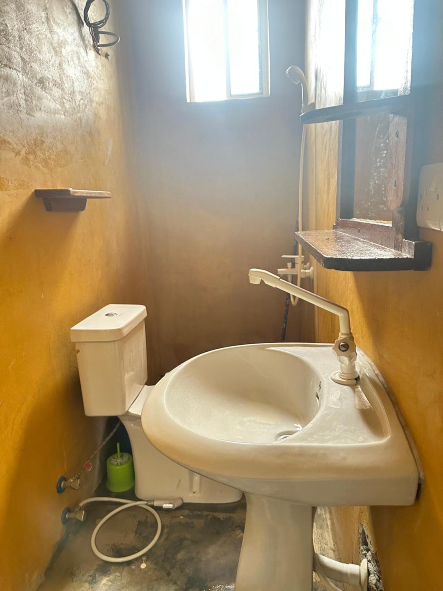 Mbuyuni Lodge Нунгви Экстерьер фото